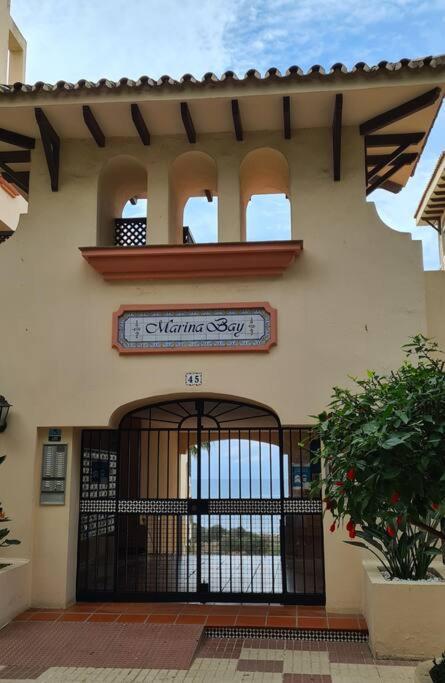 Estepona Port Beachside Apartment - Marina Bay Exterior foto