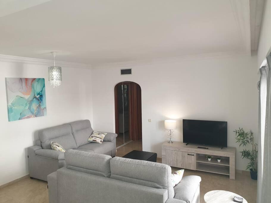Estepona Port Beachside Apartment - Marina Bay Exterior foto