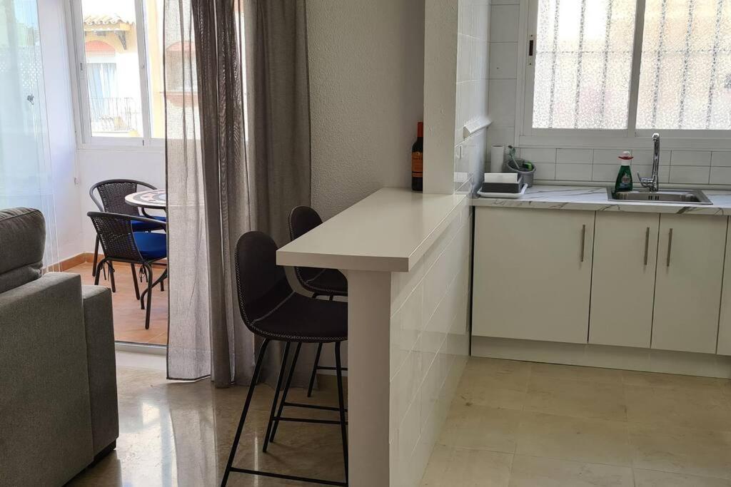 Estepona Port Beachside Apartment - Marina Bay Exterior foto